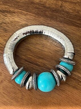 Vintage turquoise and silver bracelet